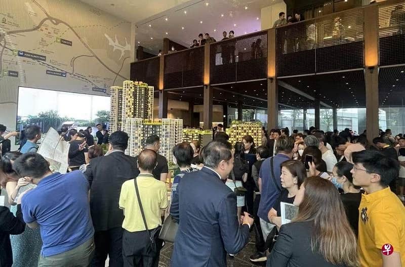 Crowded Showflat at The Reserve Residences 4 1 1